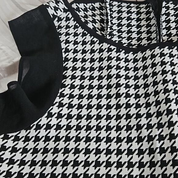 Guess Women's Houndstooth 2 Piece Matching Top & Midi Skirt Medium Black & White - Picture 14 of 16
